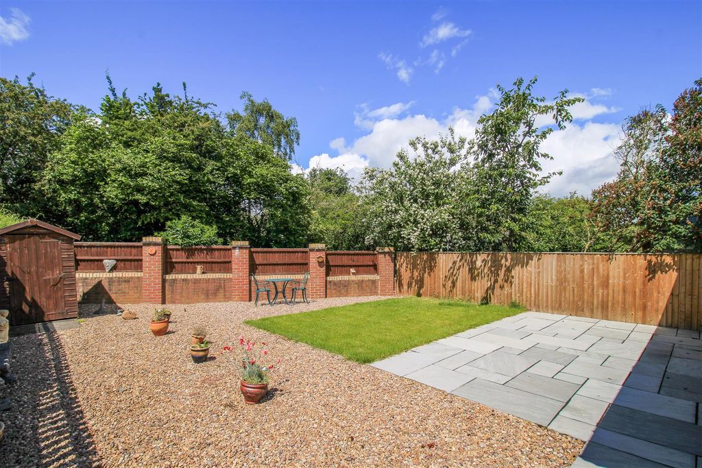 Property photo 2 of 10 Outside