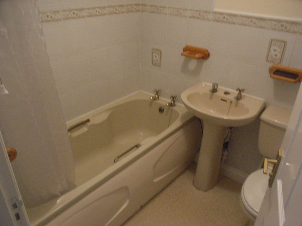 Property photo 3 of 6