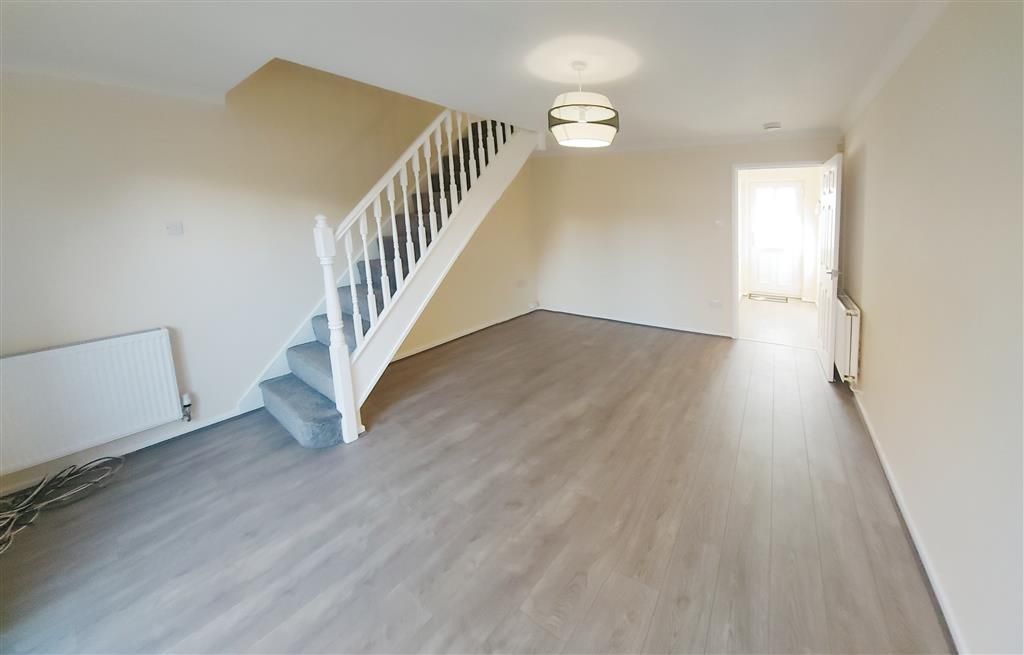 Property photo 3 of 9 Balcony