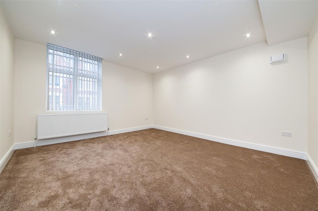 Property photo 2 of 8 {72D2D9A3-7163-446B-949A-C22Adddb08Ca}[1].Jpg