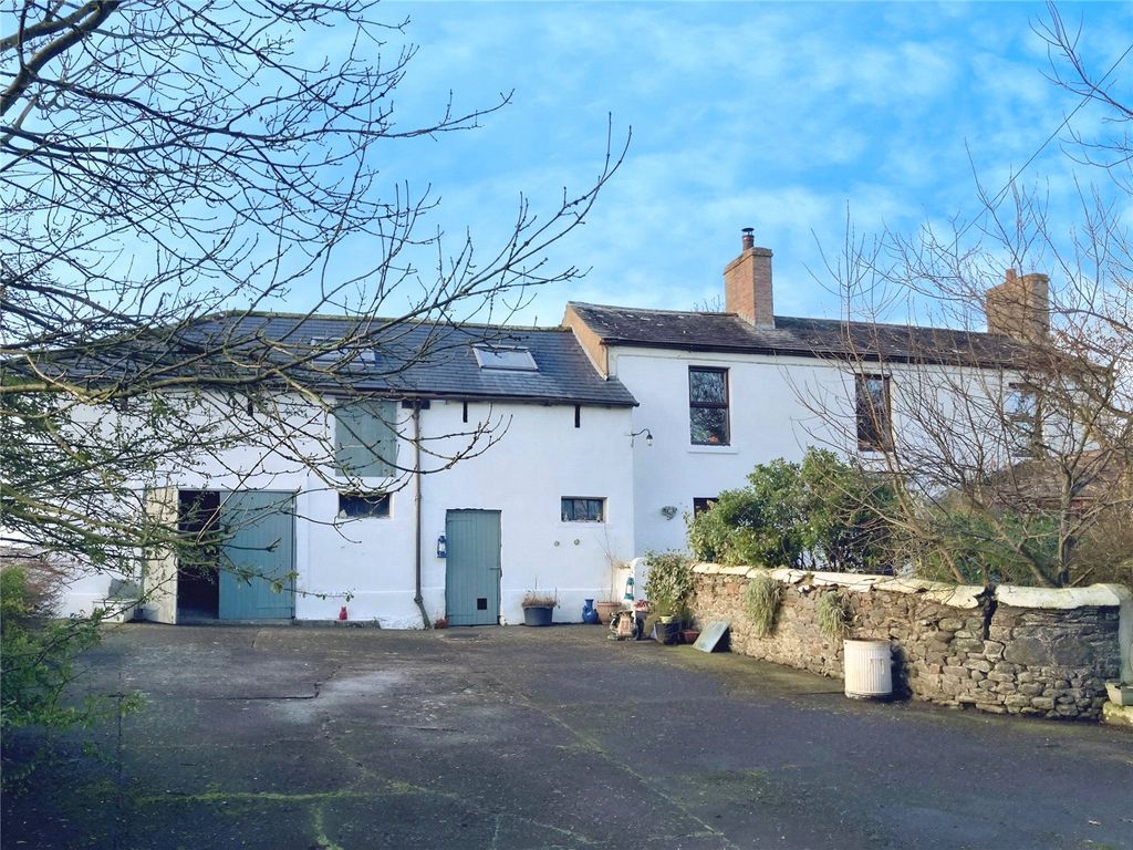 Property photo 1 of 18 Outside