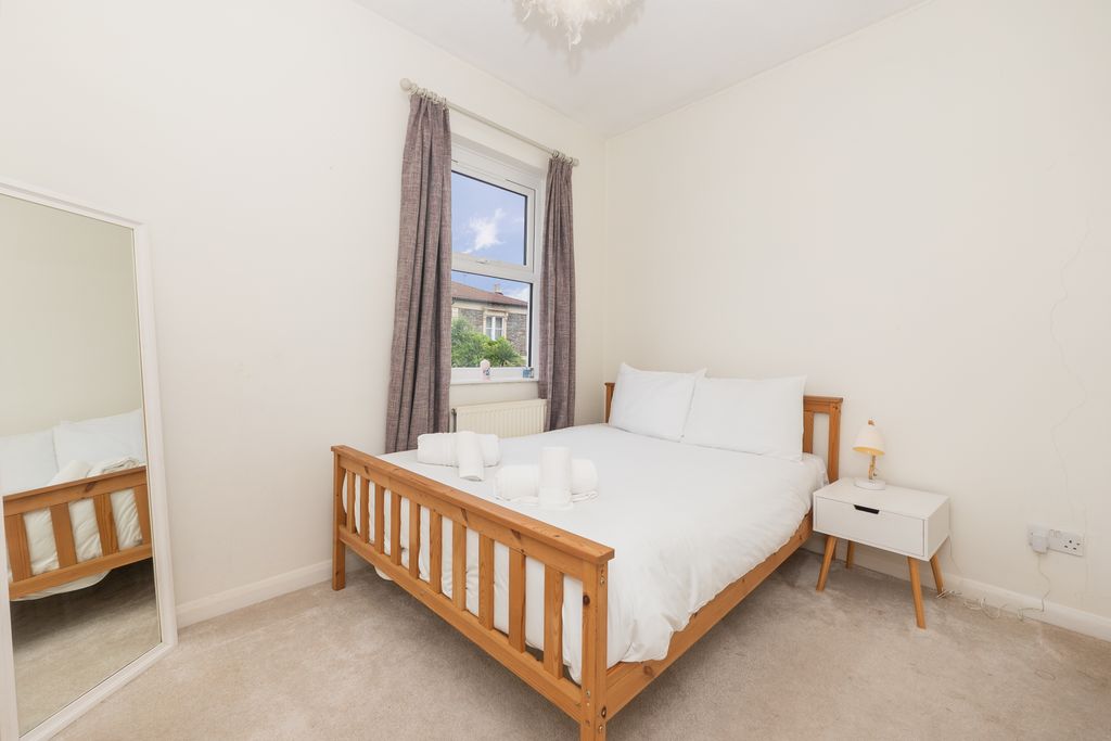 Property photo 2 of 9 Bedroom 1