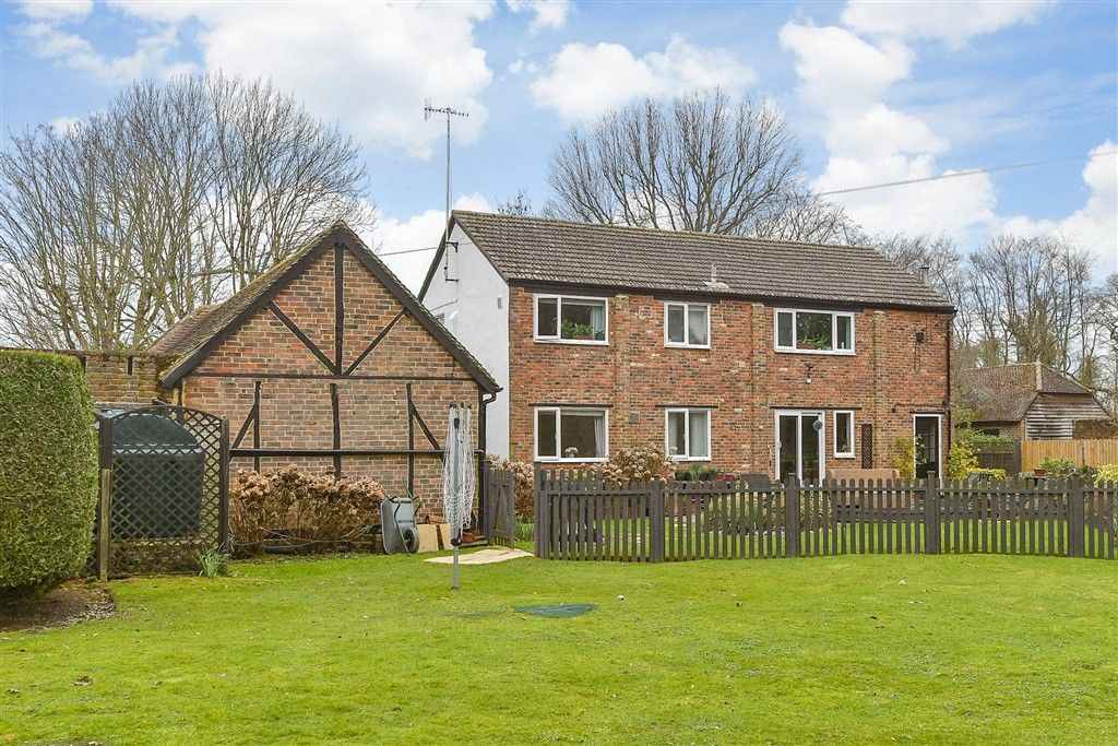 Property photo 1 of 21 Rear Garden