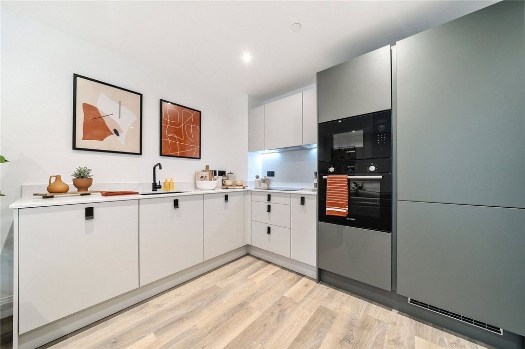 Property photo 2 of 9 Kitchen