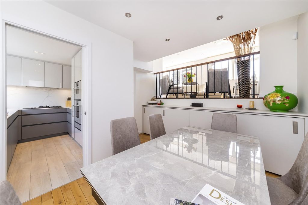 Property photo 3 of 20 Helliwell &amp; Co