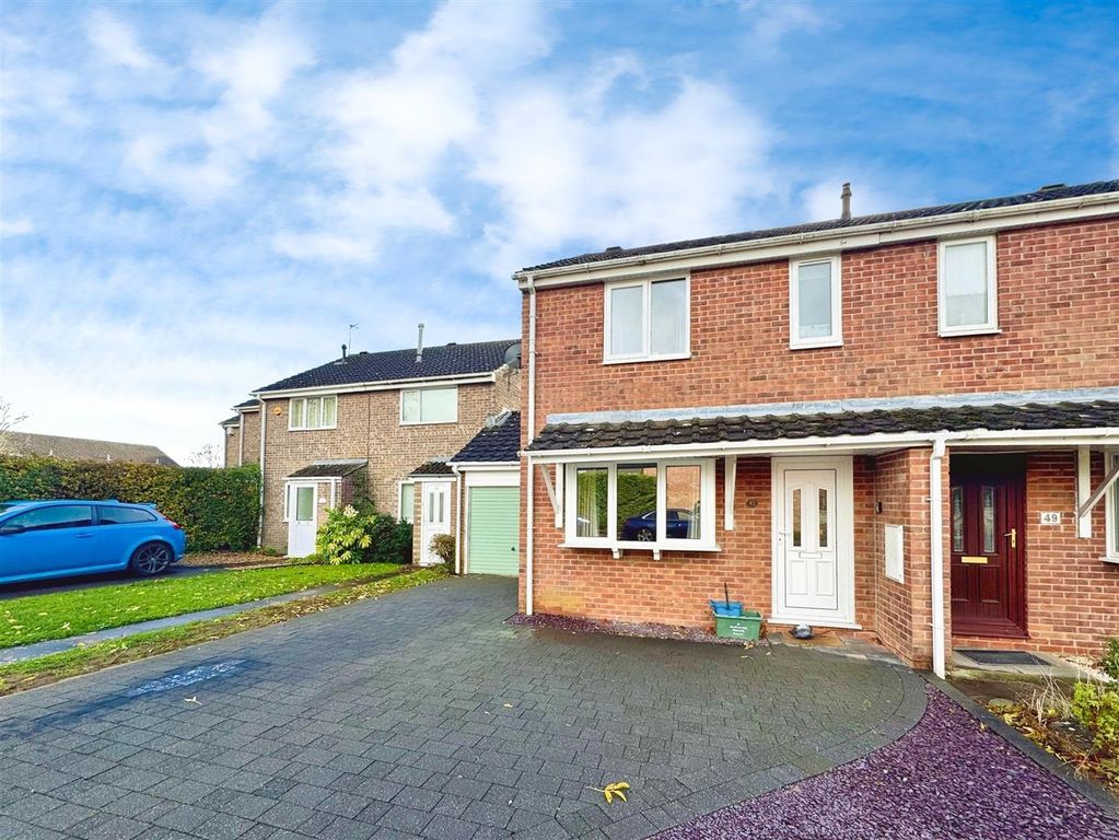 Property photo 1 of 15 Holly Close