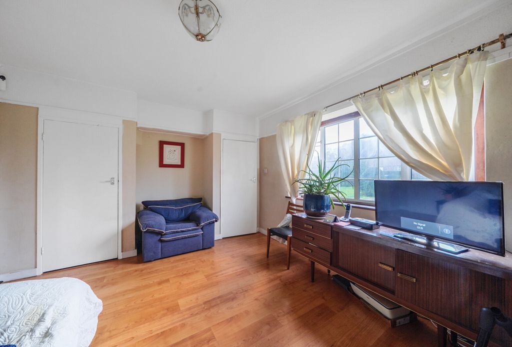 Property photo 3 of 11 1376200-18-691c9E...