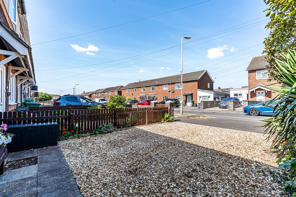 Property photo 2 of 34