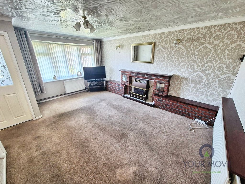 Property photo 2 of 13 Lounge