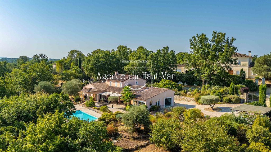 Property photo 1 of 24 230m2 Villa With Swimming Pool And Lovely View