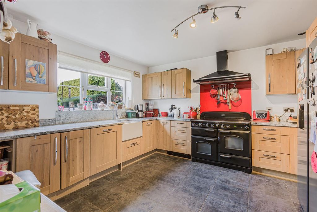 Property photo 2 of 28 12_71916.Jpg