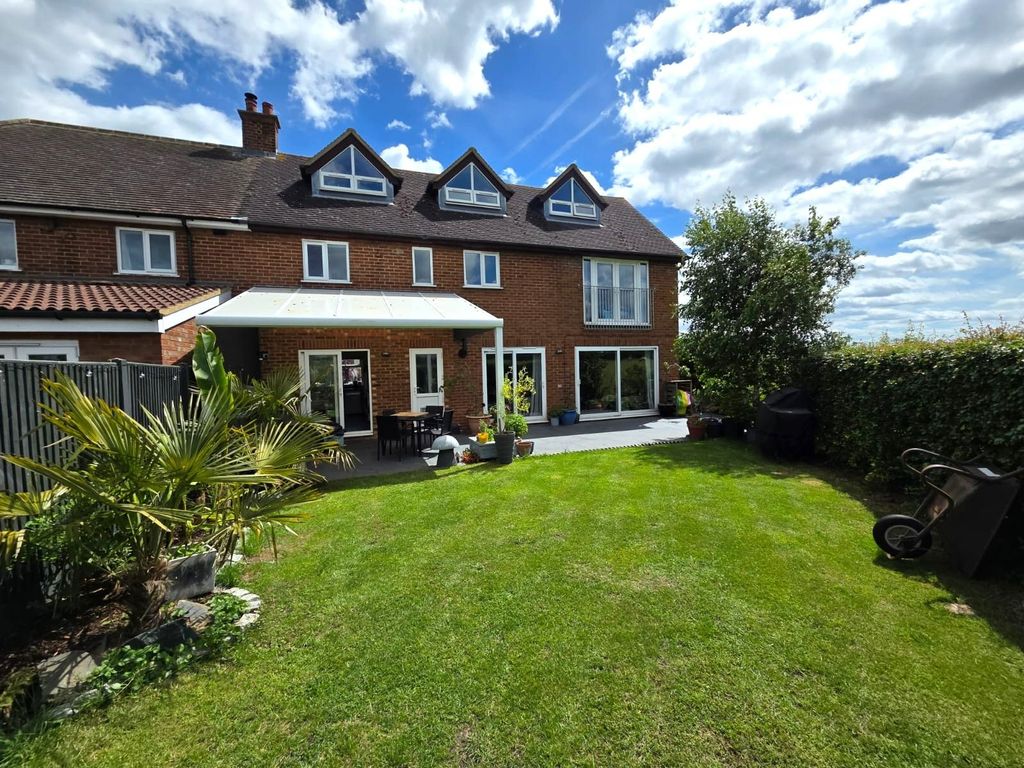 Property photo 2 of 23