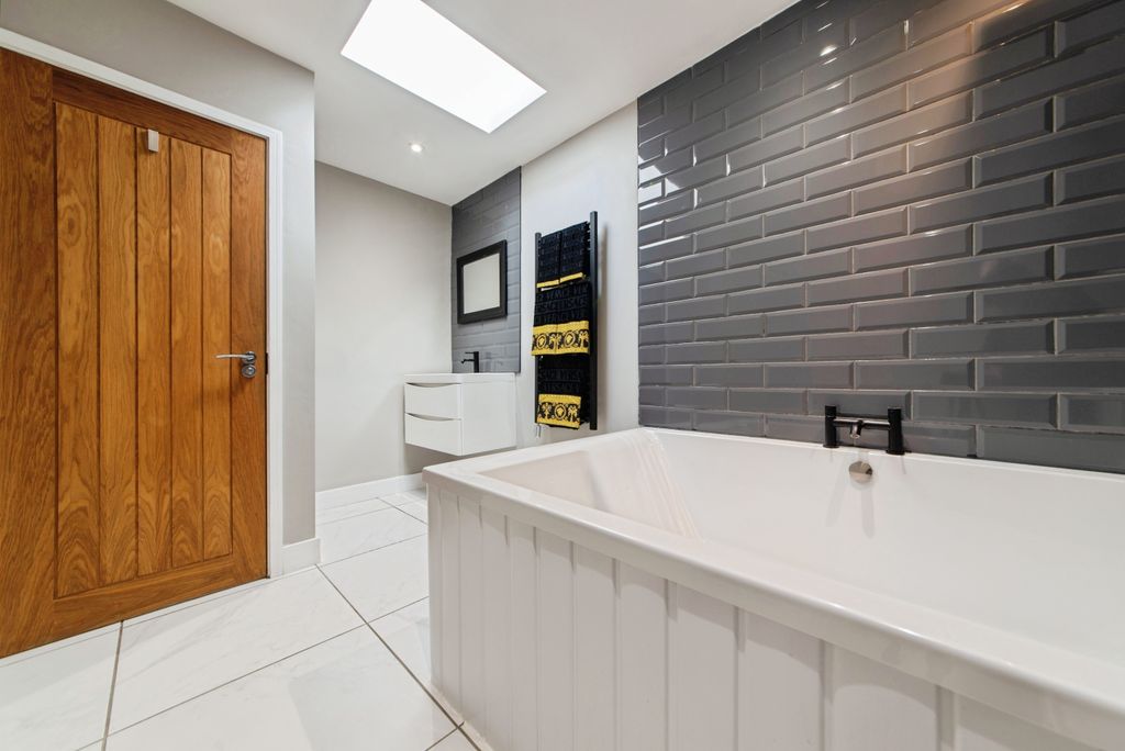 Additional image 25 of 4 bed detached house for saleBeesby Road, Alford LN13