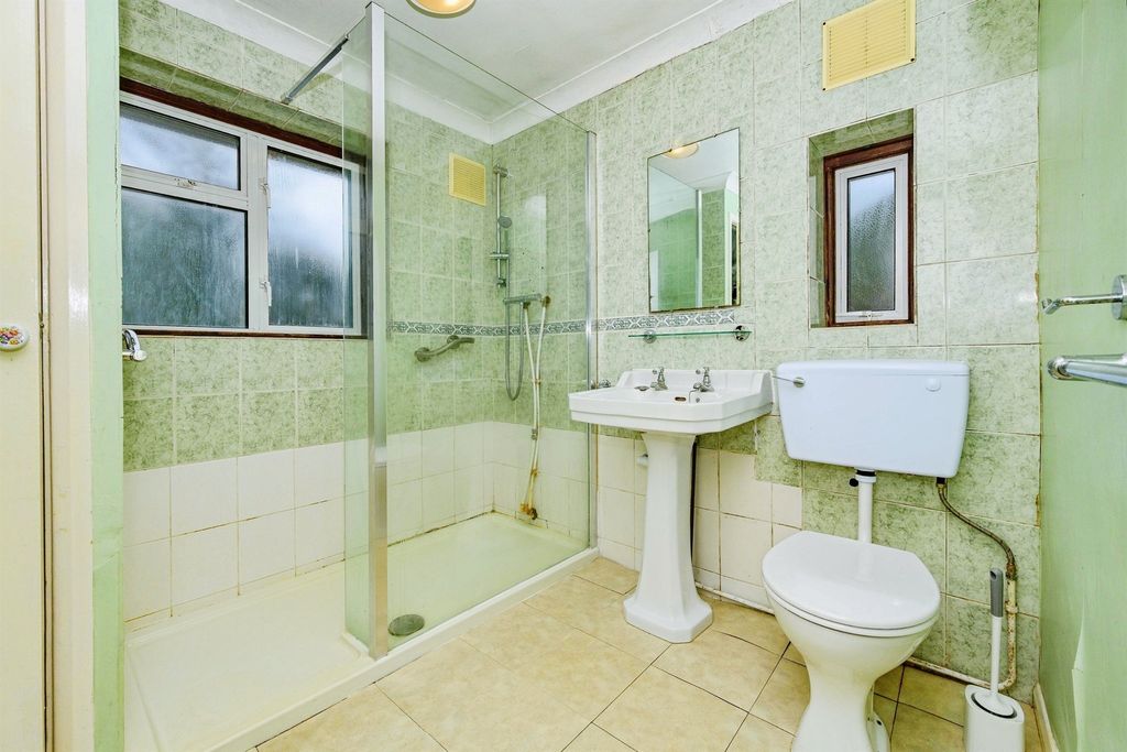 Property photo 3 of 14