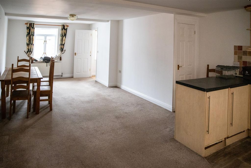 Property photo 2 of 10 Img_0057.Jpg