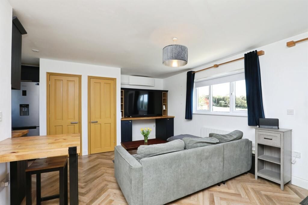 Property photo 3 of 13 Bedroom 1