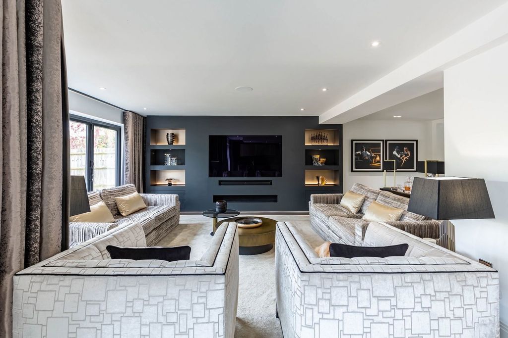 Property photo 3 of 41