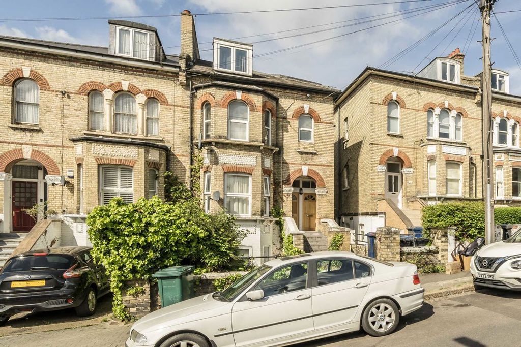 Property photo 1 of 5