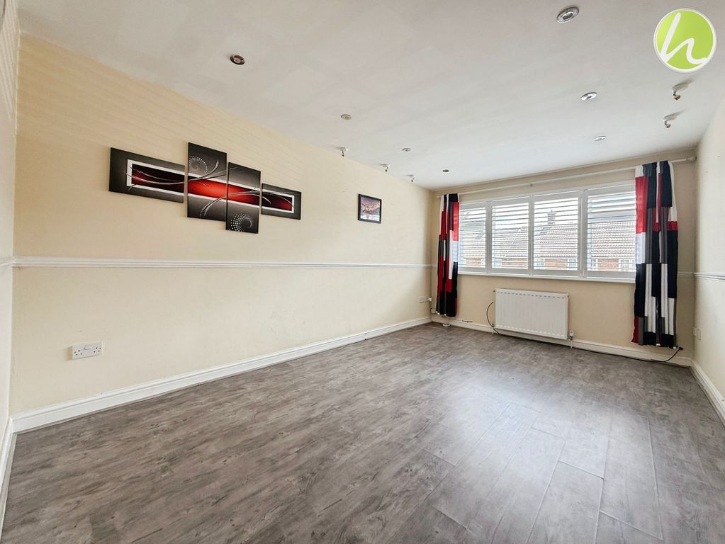Property photo 2 of 23