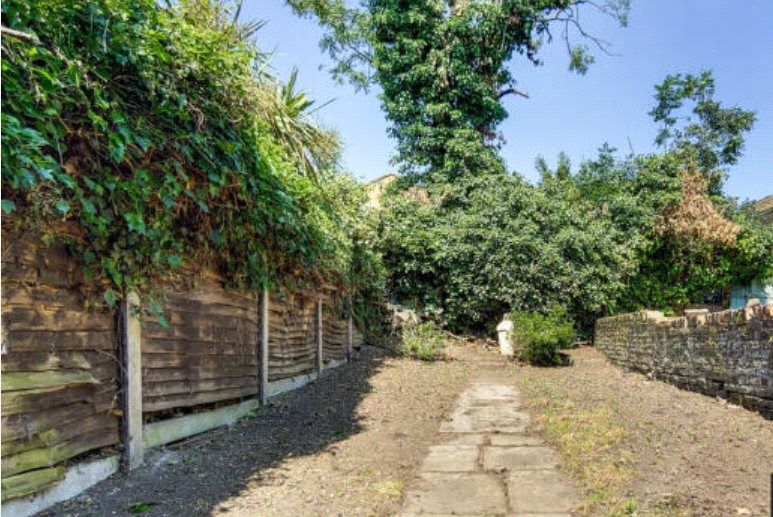 Property photo 2 of 14 Picture No. 02