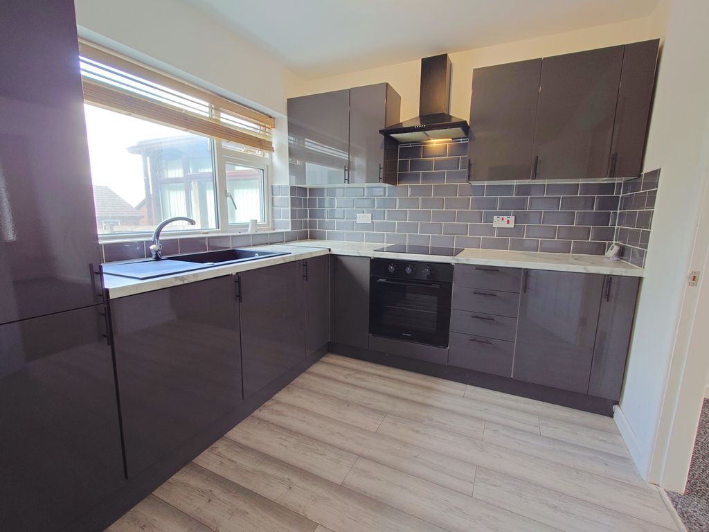 Property photo 3 of 28