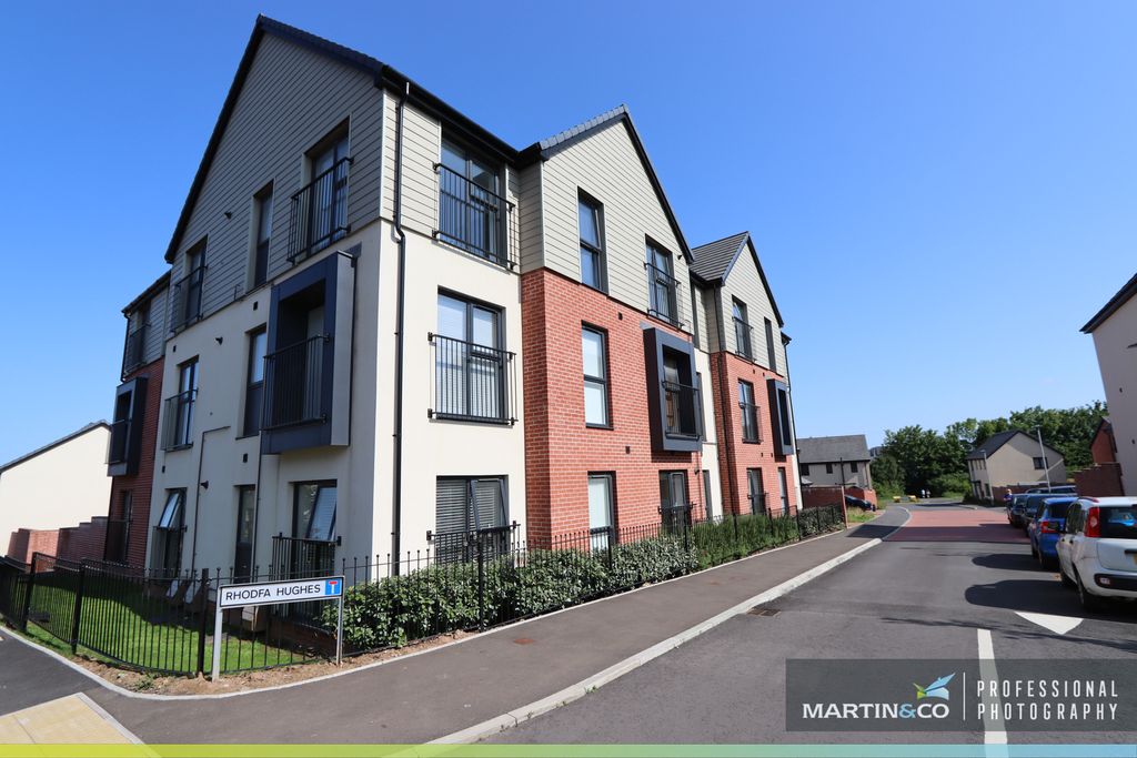 Property photo 2 of 14