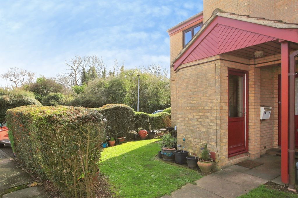Property photo 1 of 16 Outside