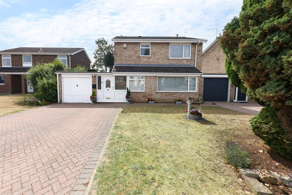 Property photo 1 of 19 Front
