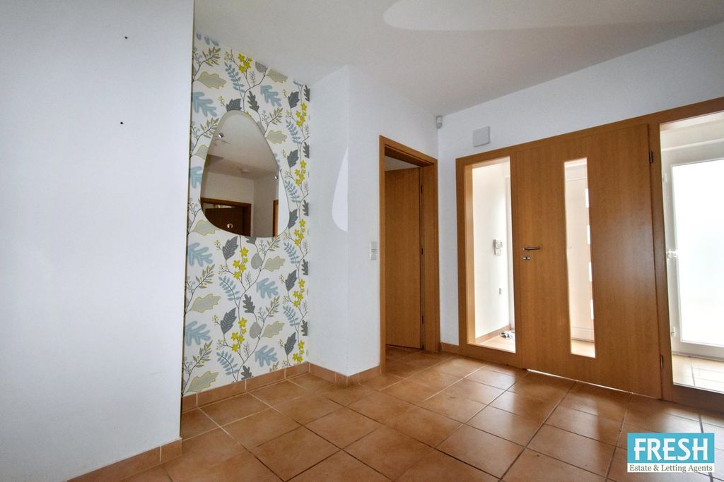 Property photo 2 of 38