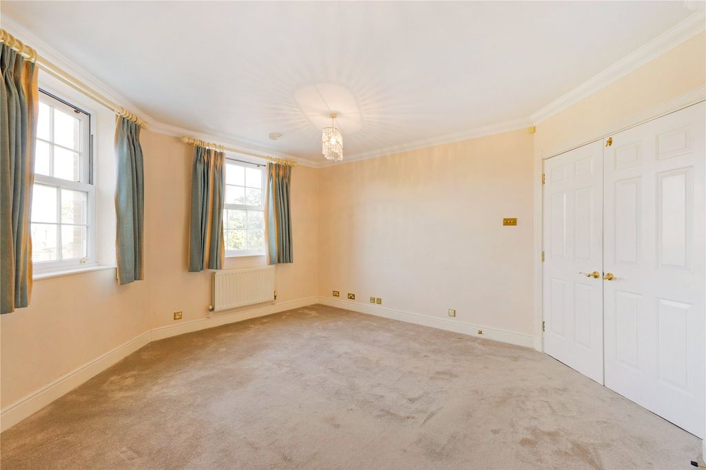 Property photo 3 of 9 Picture No. 12