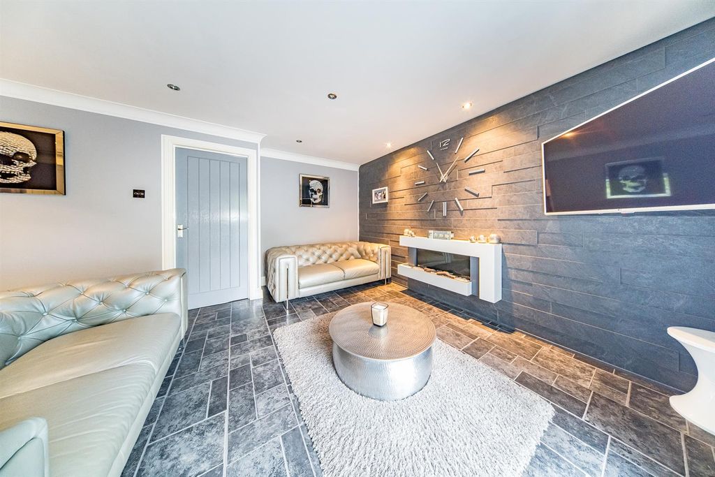 Property photo 3 of 38 10-St-Josephs-Close-16.Jpg