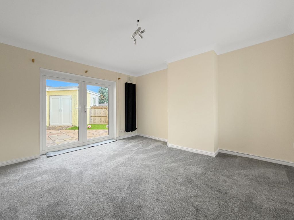 Property photo 2 of 27