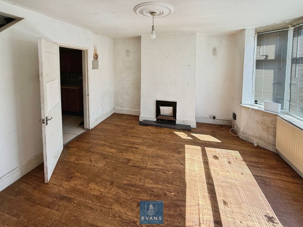 Property photo 3 of 15 Living Room