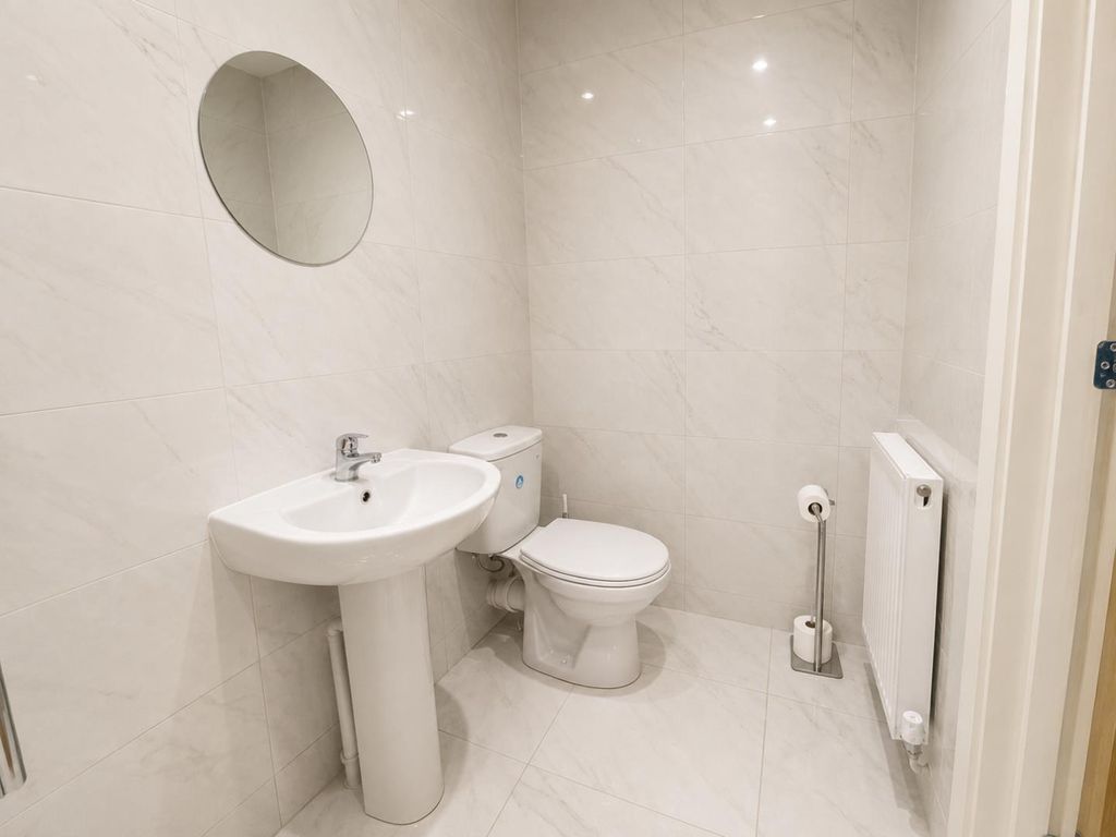 Property photo 2 of 8 Affe6d30-5A12-4181-Beea-9Bb6395c6Aba.Png
