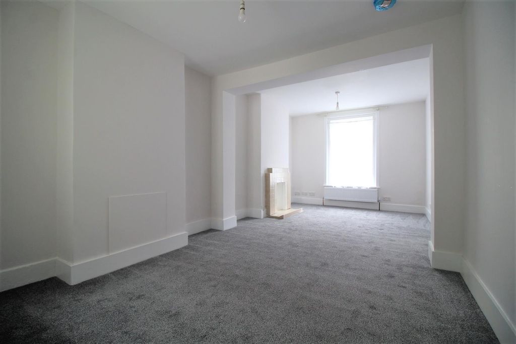 Property photo 2 of 16 Img_8966.Jpg