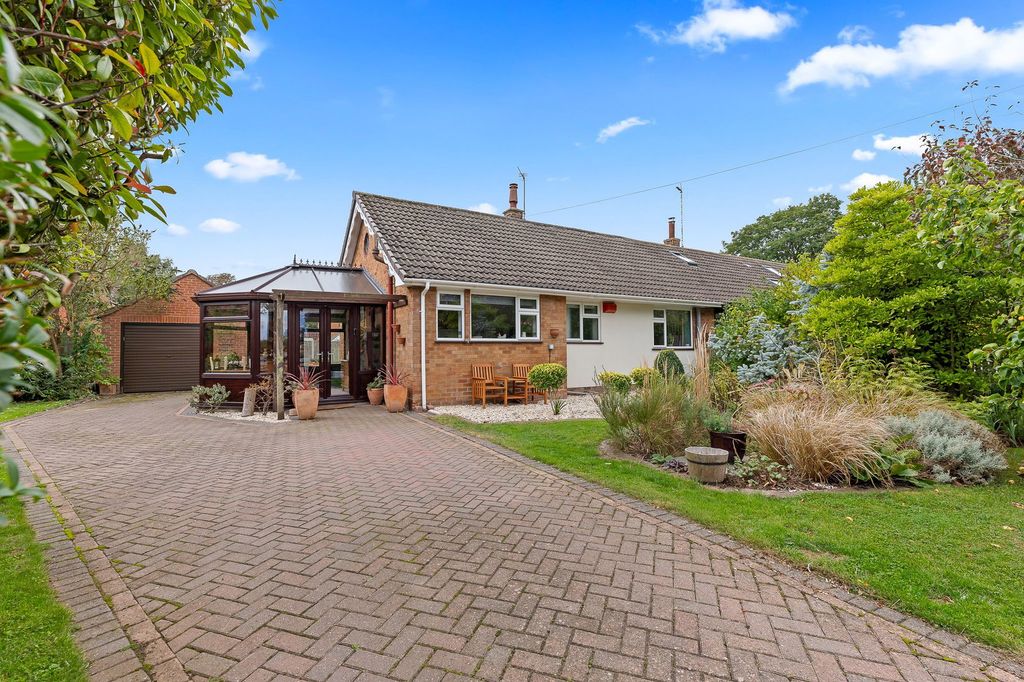 Property photo 1 of 28