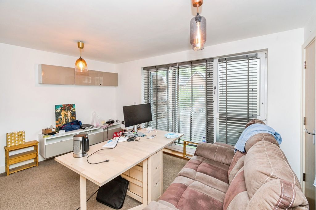 Property photo 3 of 10 Pbox-Img.Jpg