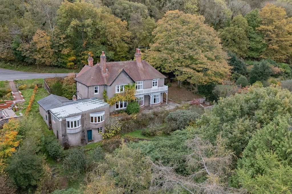 Property photo 2 of 25