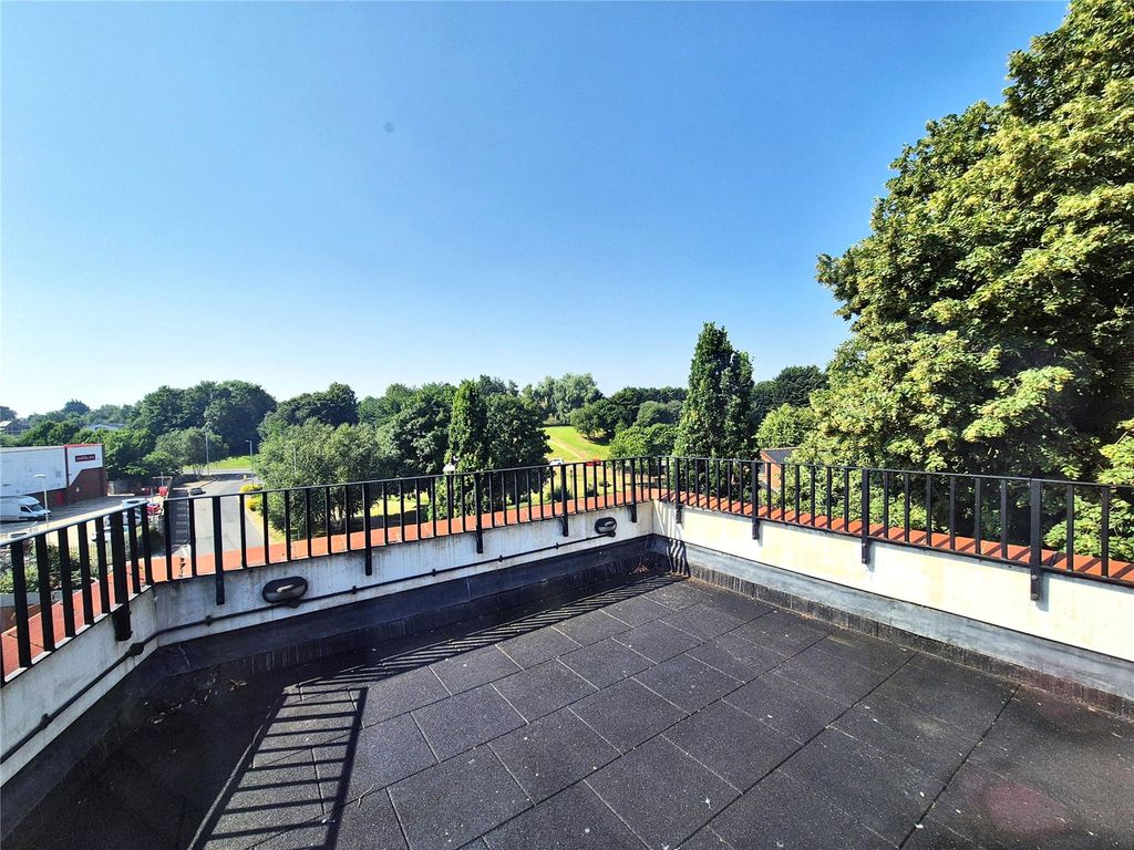 Property photo 3 of 15 Roof Terrace
