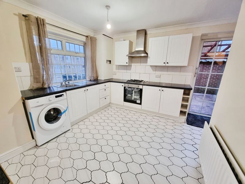 Property photo 2 of 9 Photo 7