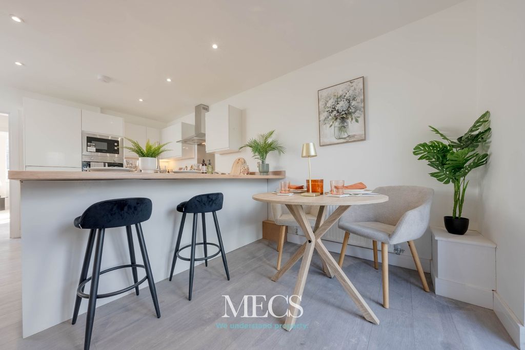 Property photo 2 of 9 5056043