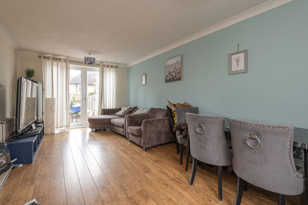 Property photo 3 of 20