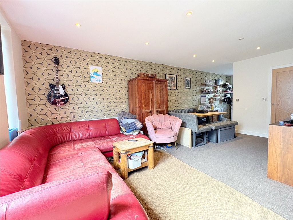 Property photo 3 of 23 Picture No. 69