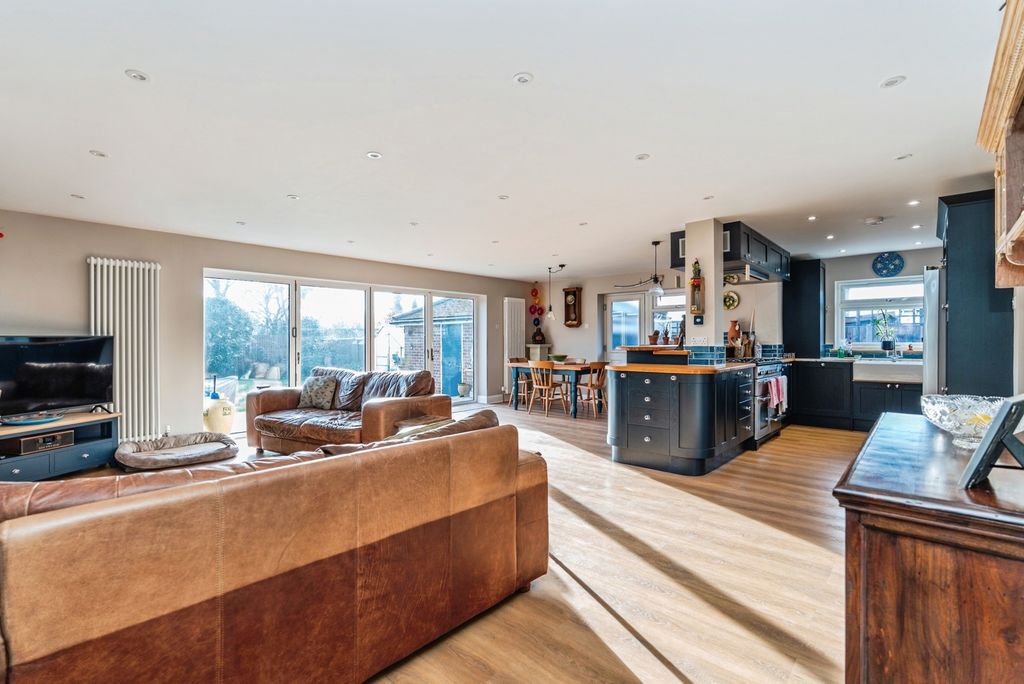 Property photo 1 of 20 Pbox-Img.Jpg