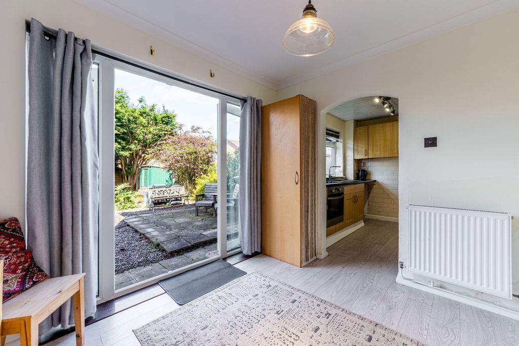 Property photo 2 of 18