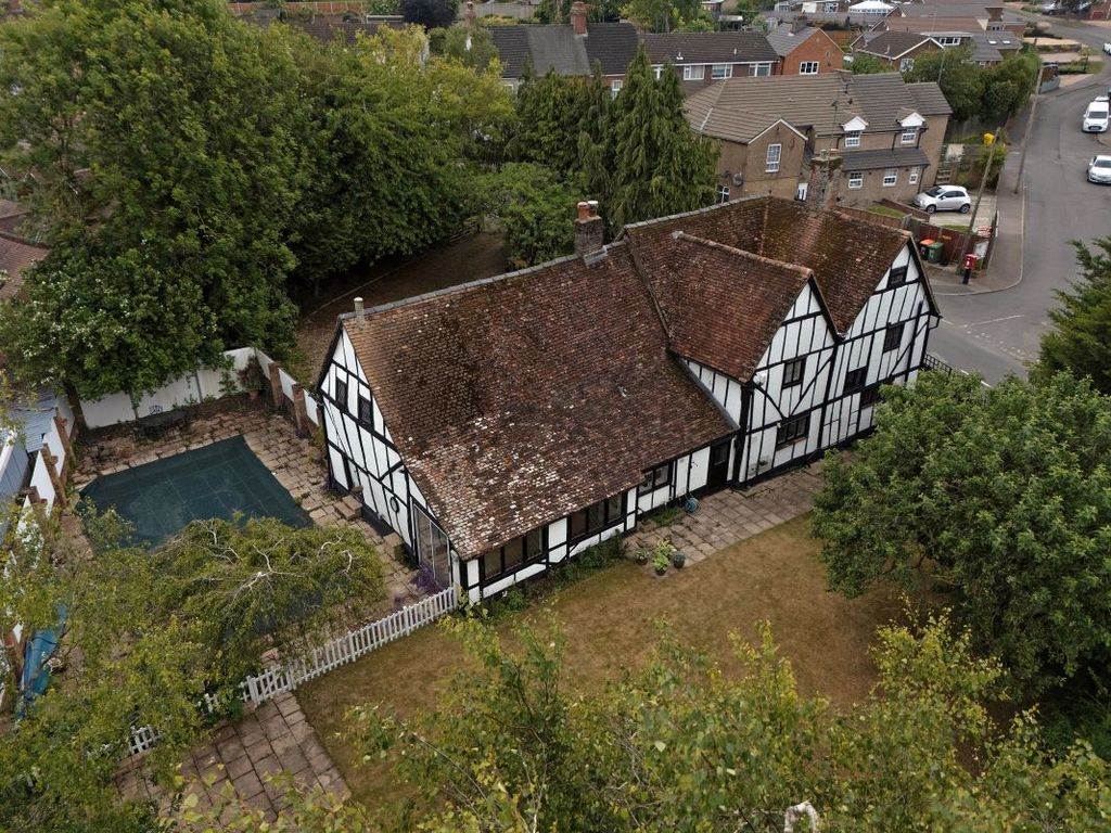 Property photo 2 of 31