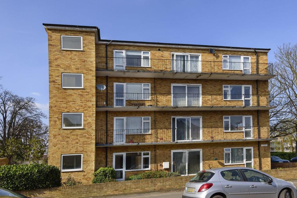 Property photo 1 of 9 Exterior (Main)