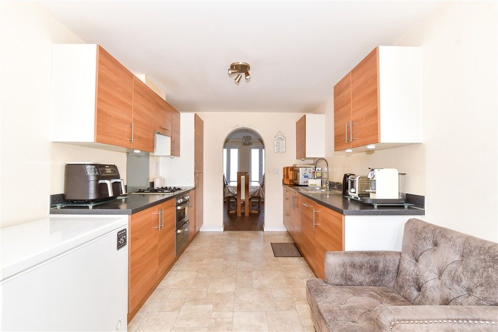 Property photo 3 of 11 Kitchen/ Breakfast Area
