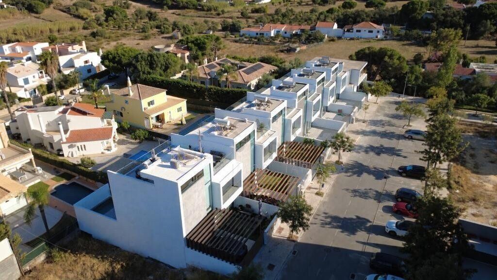 Property photo 1 of 59 T3 Villa With Pool, Private Cinema And Rooftop Jacuzzi In Gambelas, Faro