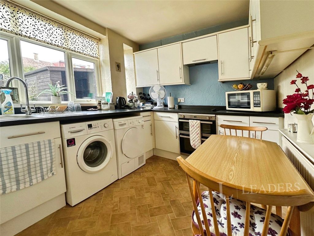 Property photo 3 of 11 Picture No. 48